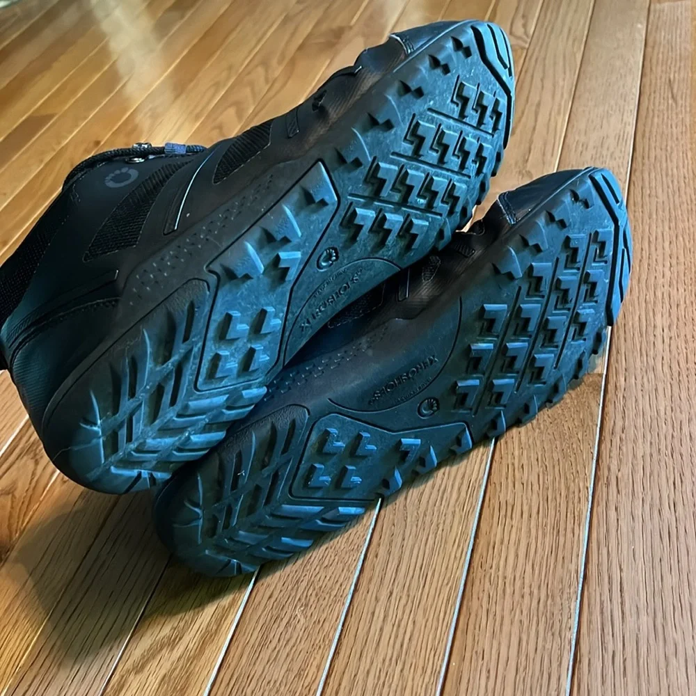 Men's Black All-Terrain Athletic Shoes